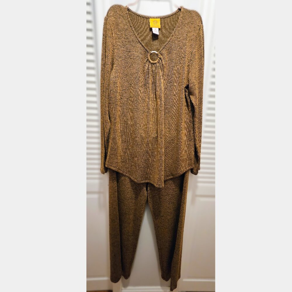 Ruby Rd. Two-Piece Oversized Rib-Knit O-Ring Lounge Set in Cognac - Picture 2 of 8